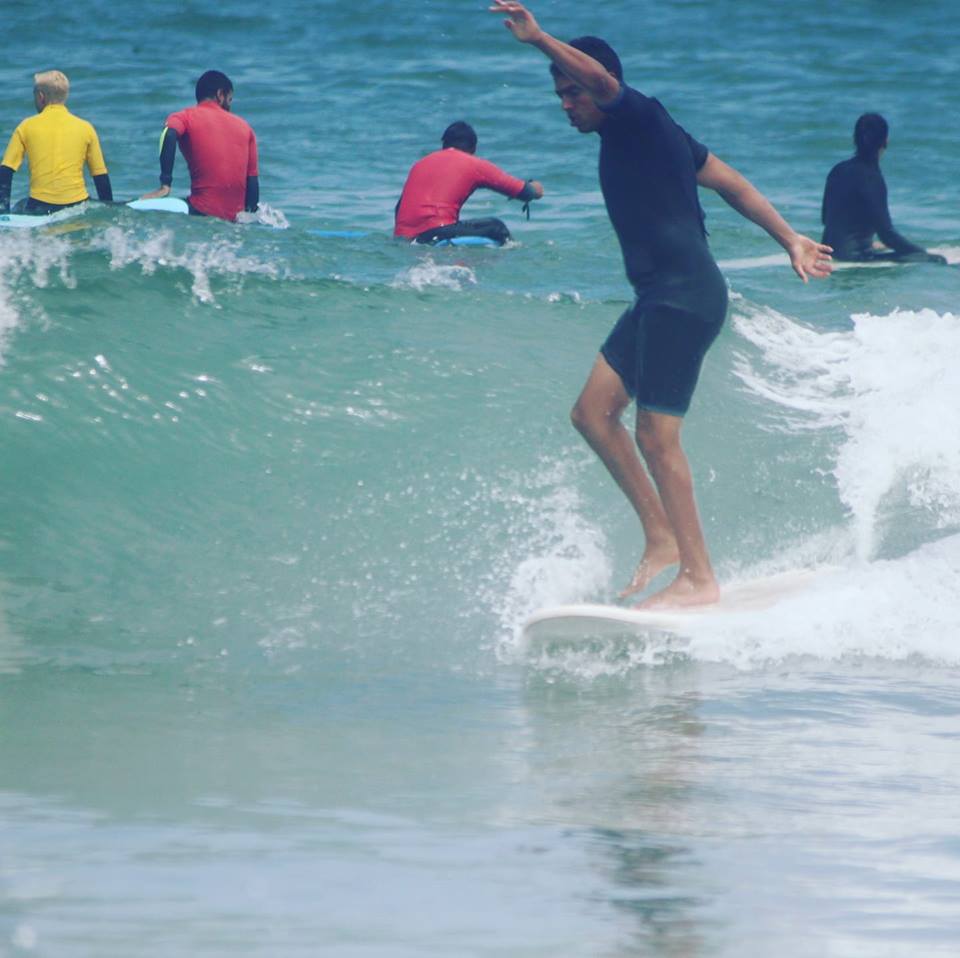 Othman|Moniteur du surf et activités littorales 
